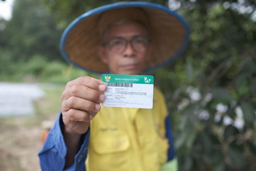 Rusdi (65 tahun) merupakan seorang petani yang tinggal di Kabupaten Penajam Paser Utara, Kalimantan Timur yang sadar akan pentingnya Program JKN KIS.