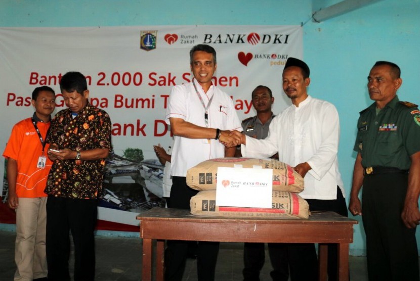   RZ-Bank DKI Salurkan Semen untuk Korban Gempa