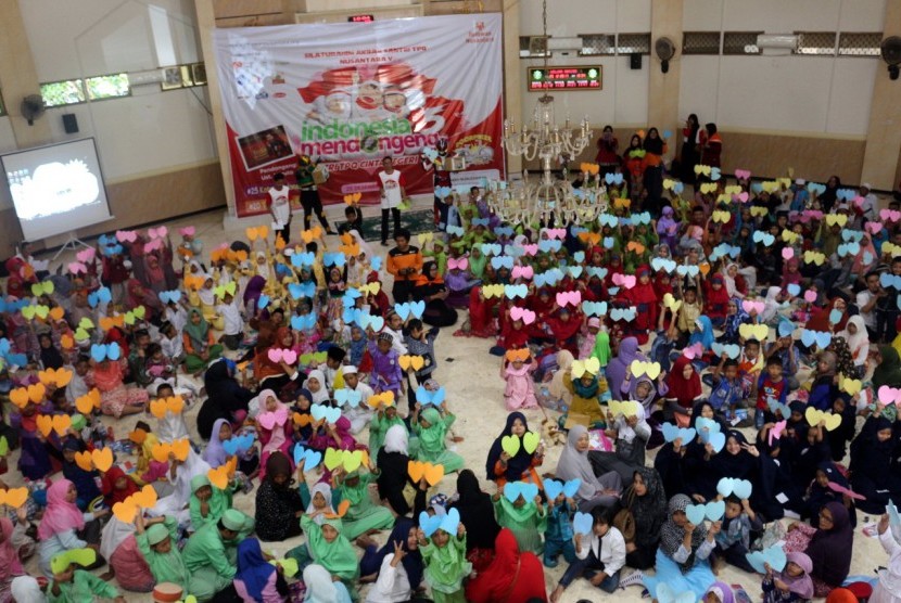  RZ Hadirkan Ribuan Santri dalam Indonesia Mendongeng