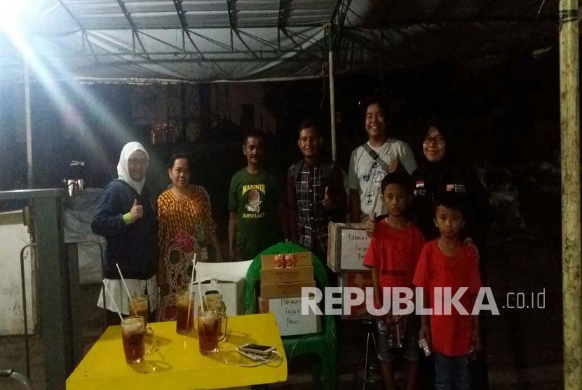  RZ (Rumah Zakat) menyalurkan bantuan untuk korban kebakaran tepatnya di Jl. Kemandoran 8 RT 008/003 Grogol Utara, Kebayoran Lama, Jakarta Selatan.