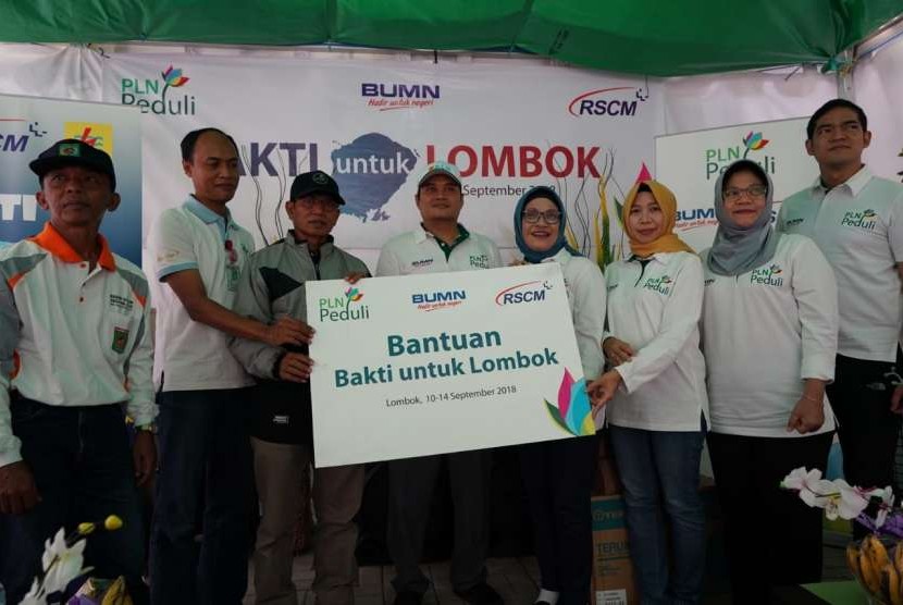 Saat penyerahan bantuan bakti untuk Lombok