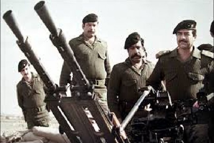 Sadam Husein memimpin langsung pasukannya saat menyerbu Iran 22 September 1980 