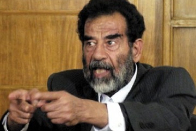 Presiden Irak Saddam Hussein