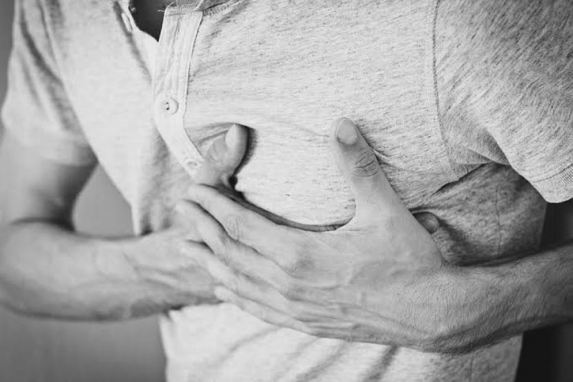 Semakin tua usia Anda maka semakin tinggi juga risiko Anda untuk bisa terserang sakit jantung.  (ilustrasi)