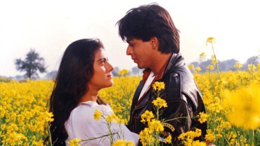 Salah satu adegan dalam film Bollywood legendaris Dilwale Dulhania Le Jayenge. Film yang dibintangi Shah Rukh Khan dan Kajol kembali dirilis ulang di bioskop India. (ilustrasi)