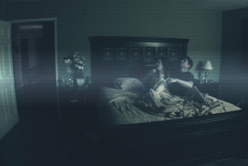  Ganjaran Bagi yang Percaya Dukun. Foto ilustrasi:  Salah satu adegan dalam film Paranormal Activity