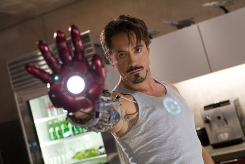Robert Downey Jr dalam salah satu adegan dari film Iron Man. Aktor yang pertama kali muncul sebagai Tony Stark dalam Iron Man rilisan 2008 itu menepis kabar yang menyebut dirinya akan muncul di film Black Widow.