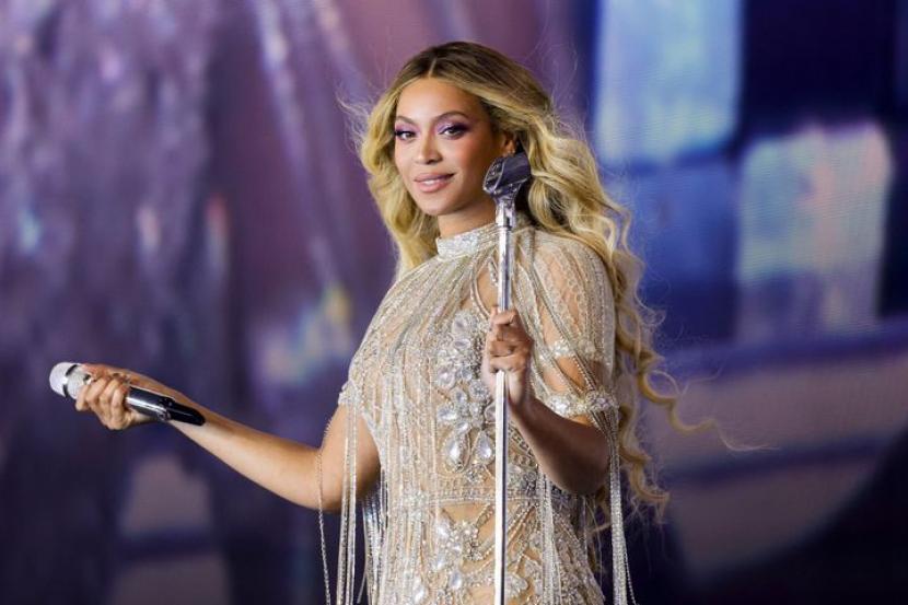 Salah satu adegan di fillm Renaissance: A Film by Beyoncé. Setelah sukses pada pekan pertama penayangannya, Renaissance: A Film by Beyoncé mengalami penurunan pendapatan pada pekan kedua.