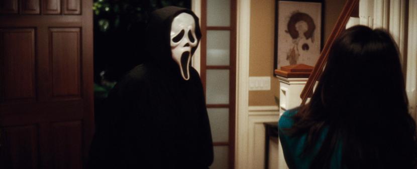 Salah satu adegan di film Scream 4. Memperingati 25 tahun film Scream, Airbnb menyewakan rumah tempat syuting film yang dibintangi David Arquette itu.