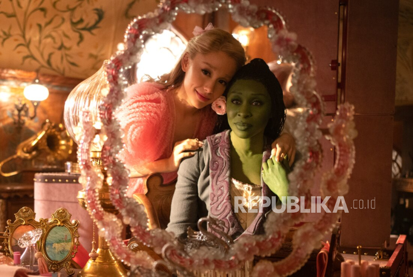 Review Film Wicked: Hangat, Penuh Pesona Visual, Cocok untuk Pencinta Musikal!