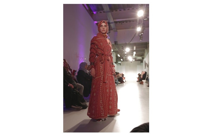 Salah satu busana yang dipamerkan di London Modest Fashion Week.