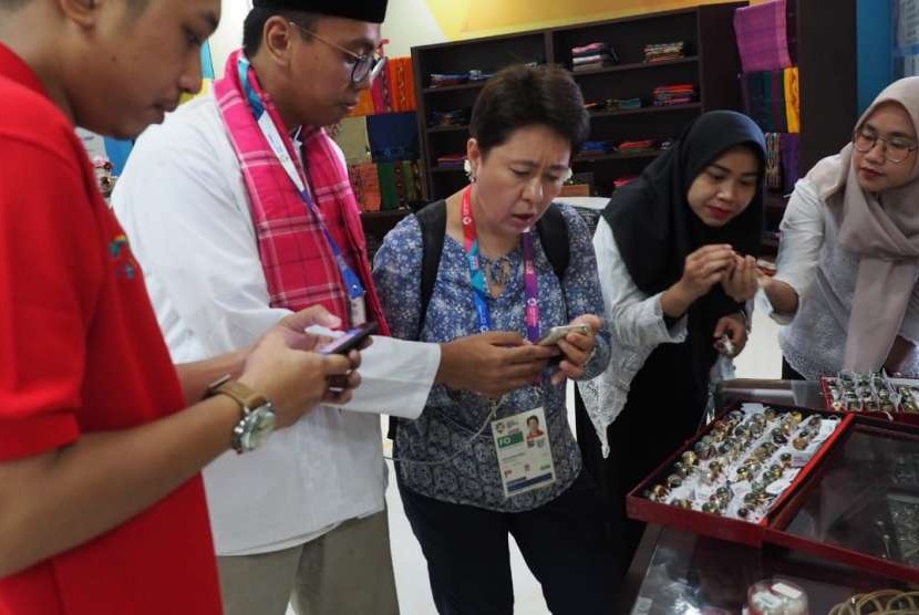 Salah satu delegasi dari Kazakhstan untuk Asian Games 2018 berkunjung ke Smesco Indonesia