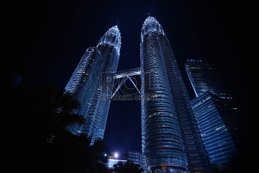 Salah satu destinasi wisata di Malaysia, yakni menara kembar Petronas di Kuala Lumpur. Malaysia sasar pelancong Indonesia dalam VTM Roadshow.