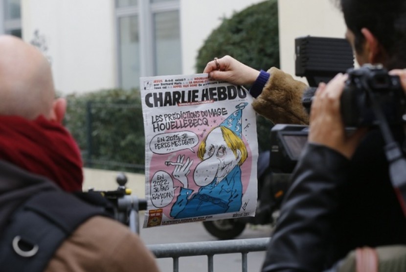 Salah satu edisi majalah Charlie Hebdo.
