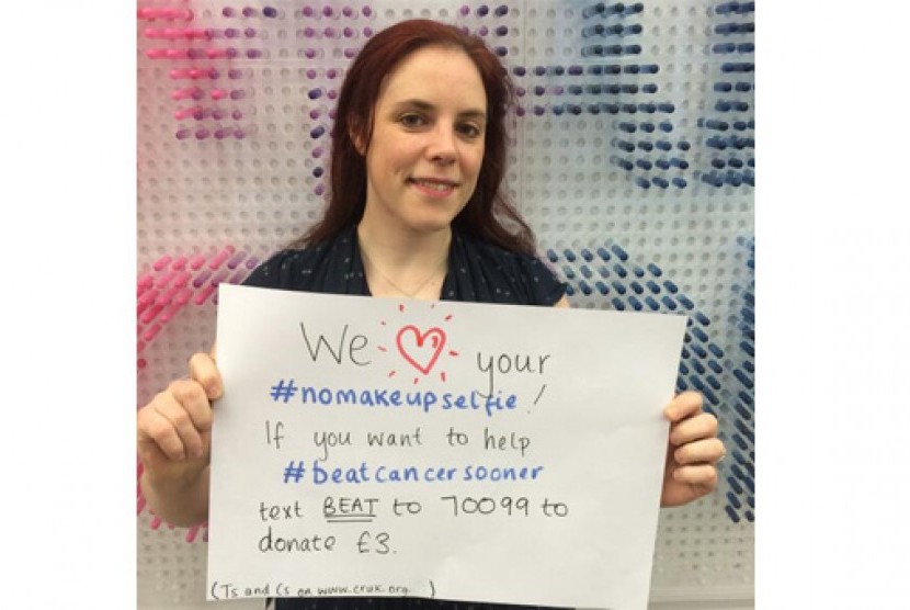 Salah satu foto #nomakeupselfie yang diunggah wanita Inggris dalam mendukung kampanye peduli kanker