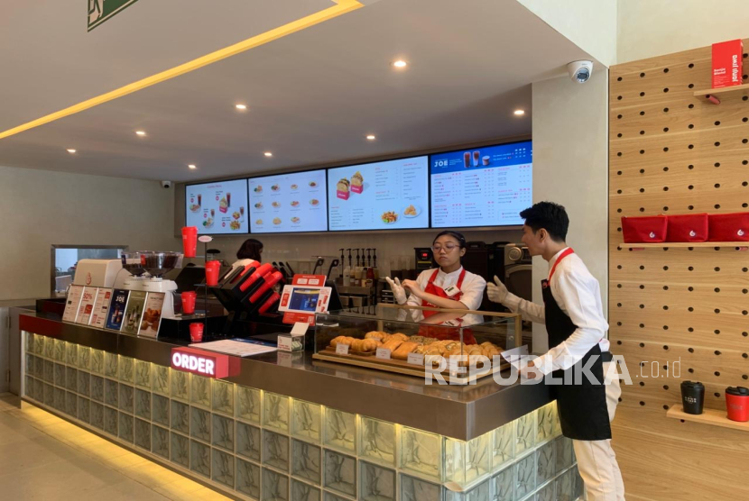 Salah satu gerai kopi Janji Jiwa. Jenama kopi lokal Janji Jiwa menghadirkan inovasi dengan meluncurkan kemasan dan ukuran baru.