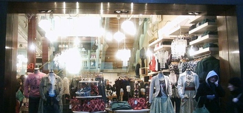 Salah satu gerai Urban Outfitters