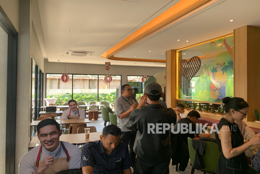 Salah satu gerak Kopi Kenangan (ilustrasi). Di beberapa gerai, Kopi Kenangan memutar lagi dan memastikan membayar royalti.