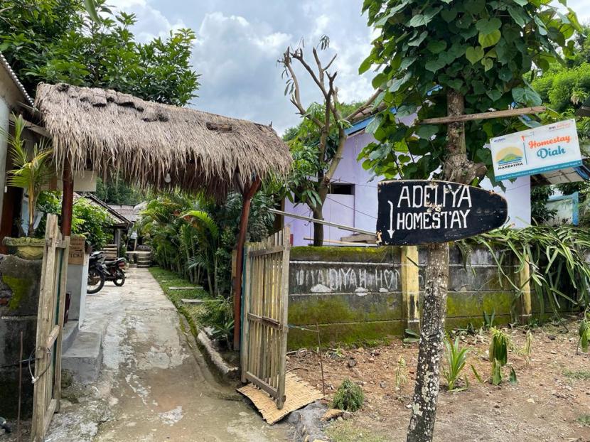 Salah satu homestay mitra binaan Kawasan Wisata Anak Negeri (KAWAN) BNI di Dusun Rangkep Satu yang terletak tak jauh dari lokasi Sirkuit Mandalika, Lombok, NTB, Ahad (20/3/2022). (Ilustrasi)