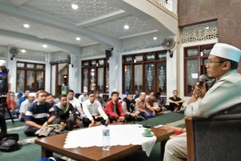 Salah satu kajian yang diadakan di Masjid Alumni IPB Bogor.