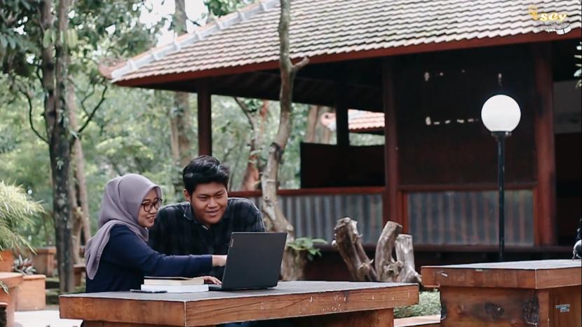 Salah satu kegiatan dari mahasiswa Prodi Sosiologi, Universitas Muhammadiyah Malang (UMM).  Prodi Sosiologi UMM ini juga telah mendirikan Center of Excellence (CoE) Profesional Manajer.