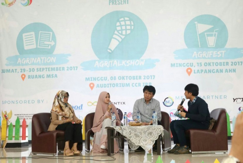 Salah satu kegiatan Himpunan Profesi Mahasiswa Peminat Agribisnis, Fakultas Ekonomi dan Manajemen Institut Pertanian Bogor (HIPMA FEMA IPB). 