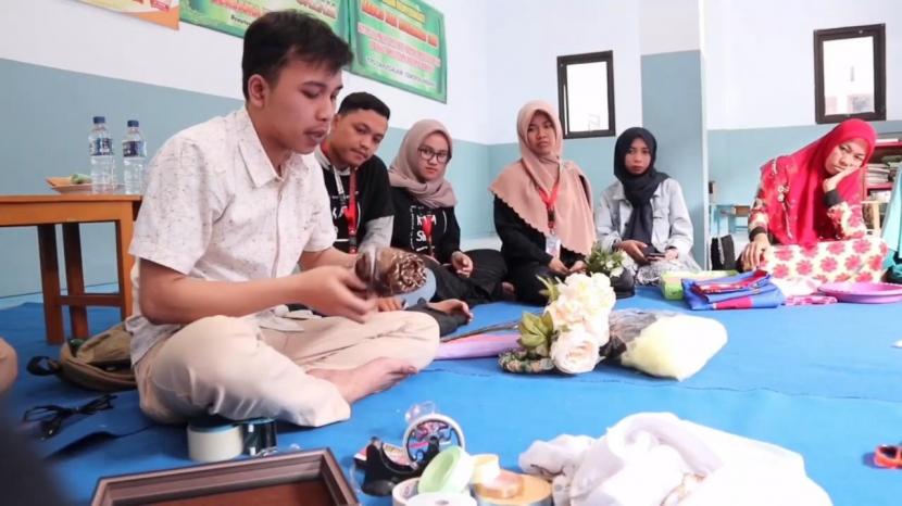 Salah satu kegiatan mahasiswa Program Studi (Prodi) Kesejahteraan Sosial (Kesos) Universitas Muhammadiyah Malang (UMM). Prodi ini juga akan menyelenggarakan program kelas pemberdayaan masyarakat.