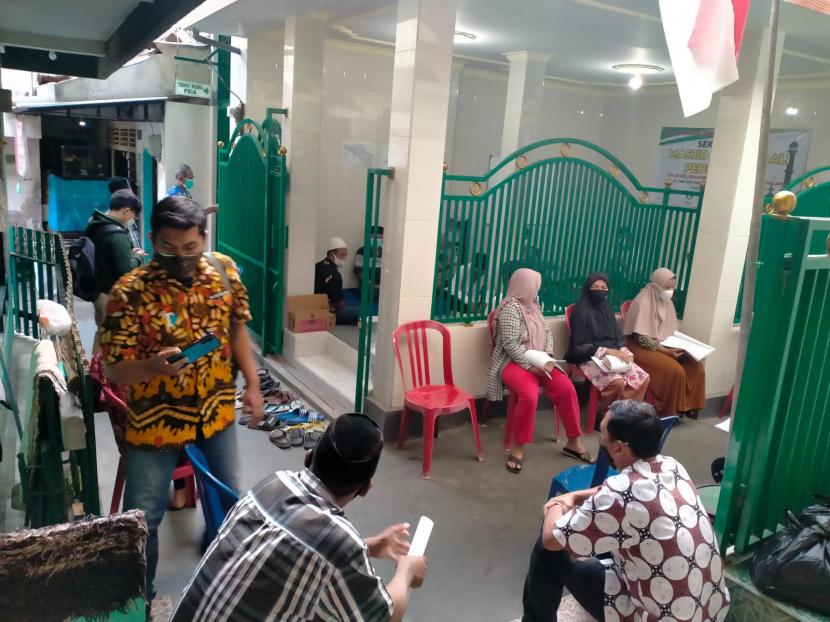 Menengok Kegiatan Masjid Peduli Covid-19 di Kota Malang. Salah satu kegiatan Masjid Al Fatah Ali di Kota Malang selaku perintis gerakan Masjid Peduli Covid-19. 