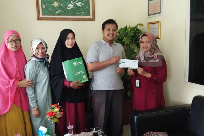Salah satu kegiatan SD Prestasi Global, yakni mengumpulkan donasi untuk korban gempa Palu, Sulawesi Tengah.