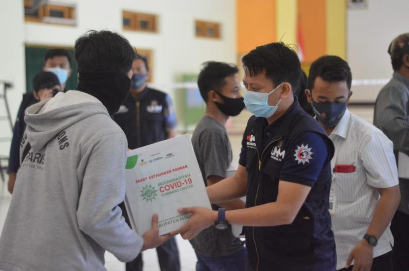 Salah satu kegiatan sosial dari Mahasiswa Relawan Siaga Bencana (Maharesigana) Universitas Muhammadiyah Malang (UMM).