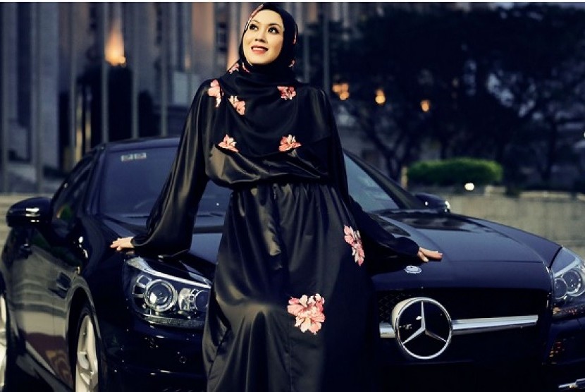 Salah satu koleksi dari NorishKareem Couture