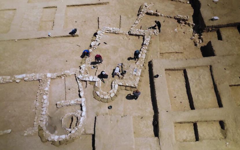 Salah satu masjid tertua di dunia yang ditemukan arkeolog Israel.