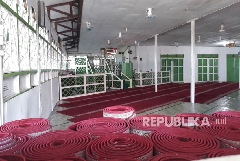 Salah satu masjid umat Islam di Jalan Sultan Hassanudin, Distrik Agats, Kabupaten Asmat, Papua, Rabu (7/2). 