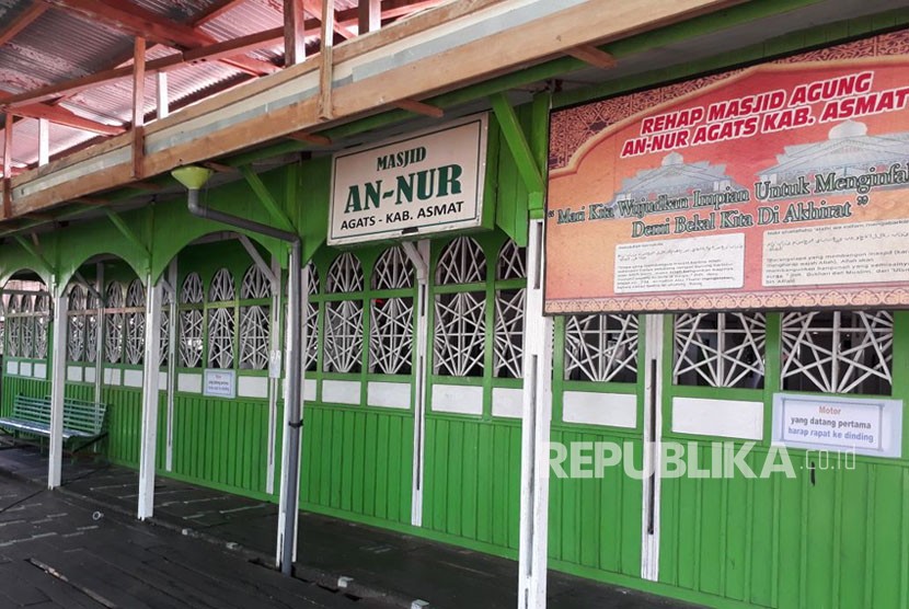 Di Muktamar Santri, PWNU Ungkap Empat Persoalan di Papua. Foto: Salah satu masjid umat Islam di Jalan Sultan Hassanudin, Distrik Agats, Kabupaten Asmat, Papua, Rabu (7/2). 