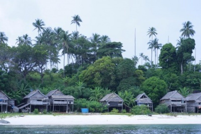 Salah satu obyek wisata di Pulau Karimata