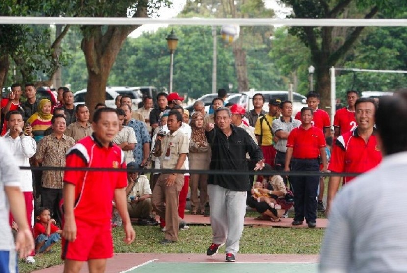 Salah satu olahraga yang disukai Susilo Bambang Yudhoyono adalah Voli