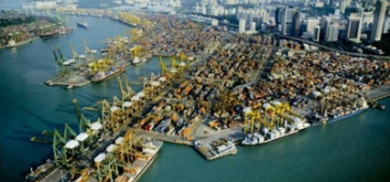 Salah satu pelabuhan internasional di Singapura