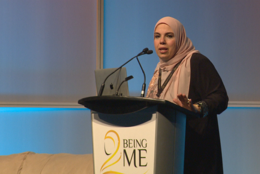 Salah satu pembicara dalam konferensi Being ME di Toronto untuk Muslimah.