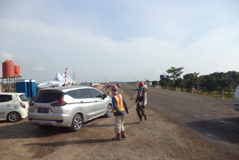 Salah satu rest area Jalan Tol Trans-Sumatra wilayah Sirah Pulau Padang Kabupaten Ogan Komering Ilir, Sumatra Selatan. 