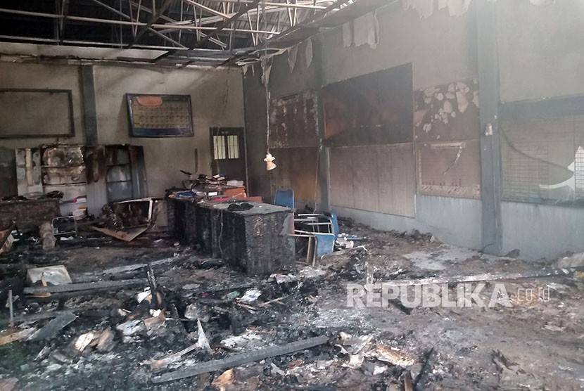 Salah satu ruangan di Lapas Kelas II Banda Aceh yang dibakar warga binaan pada Kamis (4/1) lalu. 