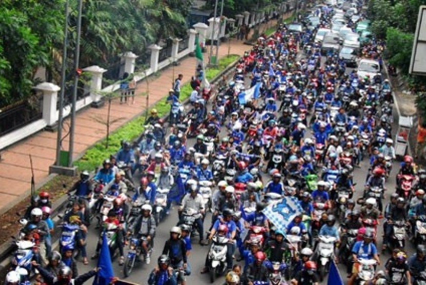 Salah satu sisi alun-alun timur Bandung