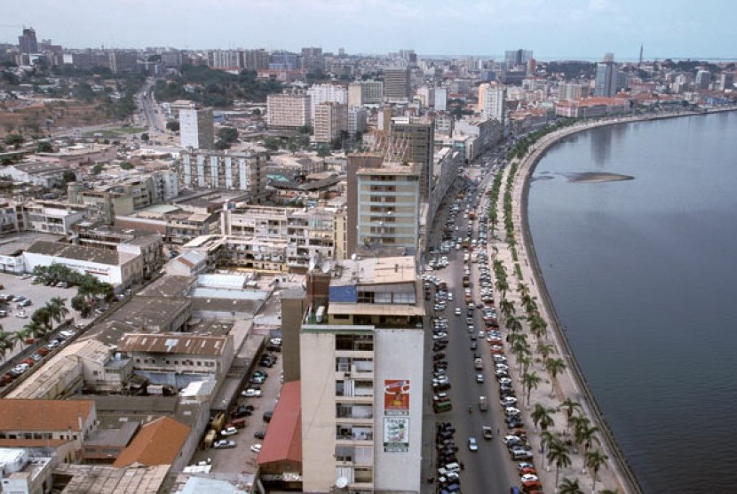 Meski populasi berkembang pesat, Islam belum diakui sebagai agama resmi. Salah satu sisi ibu Kota Angola, Luanda.