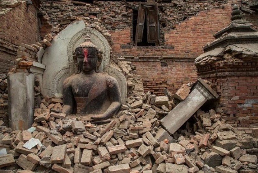 Salah satu situs budaya Nepal yang hancur akibat gempa