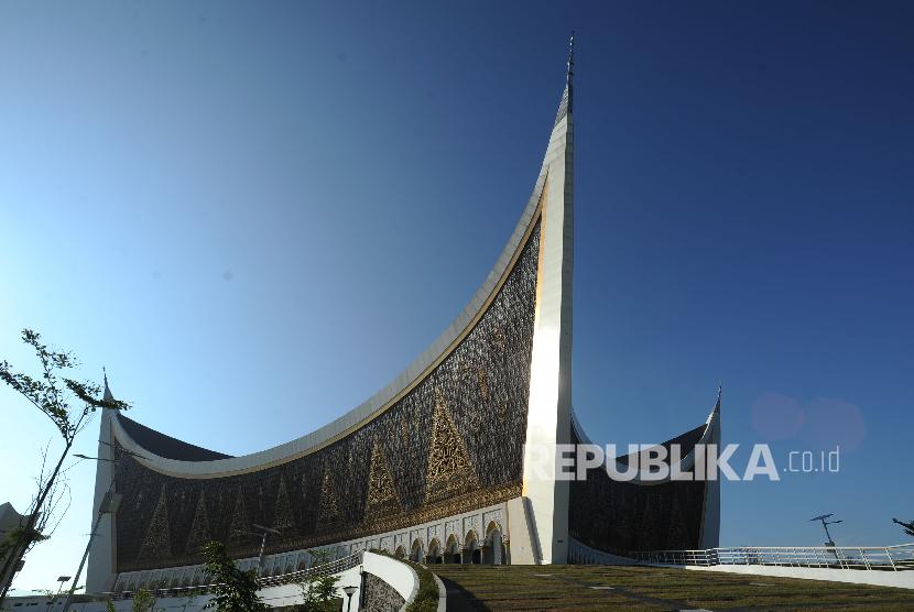 Salah satu sudut bangunan Masjid Raya Sumatra Barat, Kamis (8/2) Masijid yang mempunyai kapasitas 5-6 Ribu jamaah ini menjadi salah satu ikon Sumatra Barat. 