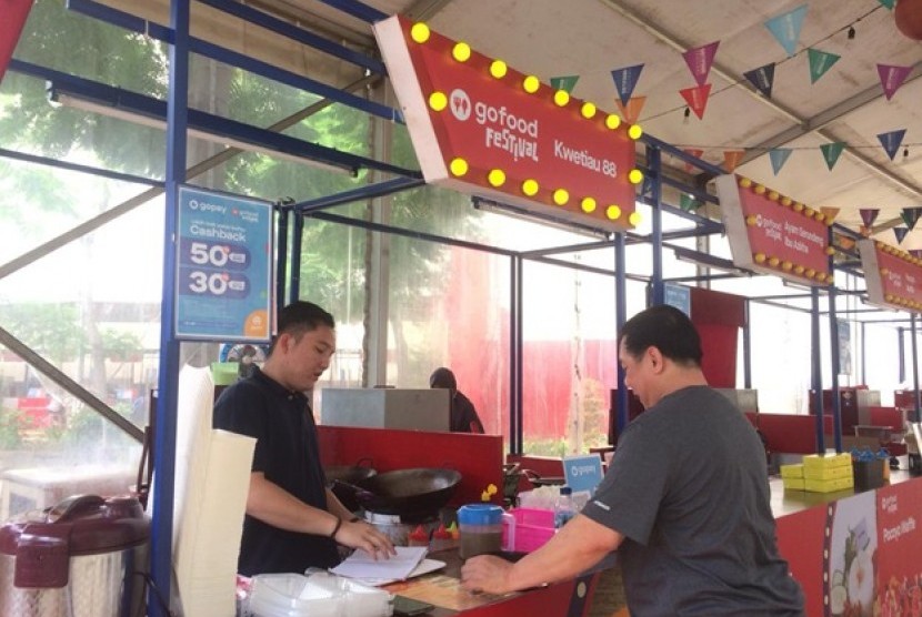 Salah satu tenant di GoFood Festival Jakarta.