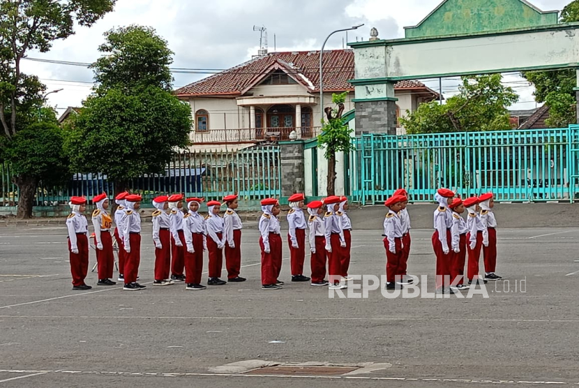 Semarak Lomba Baris Berbaris PPI Yogyakarta Warnai Stadion Mandala Krida
