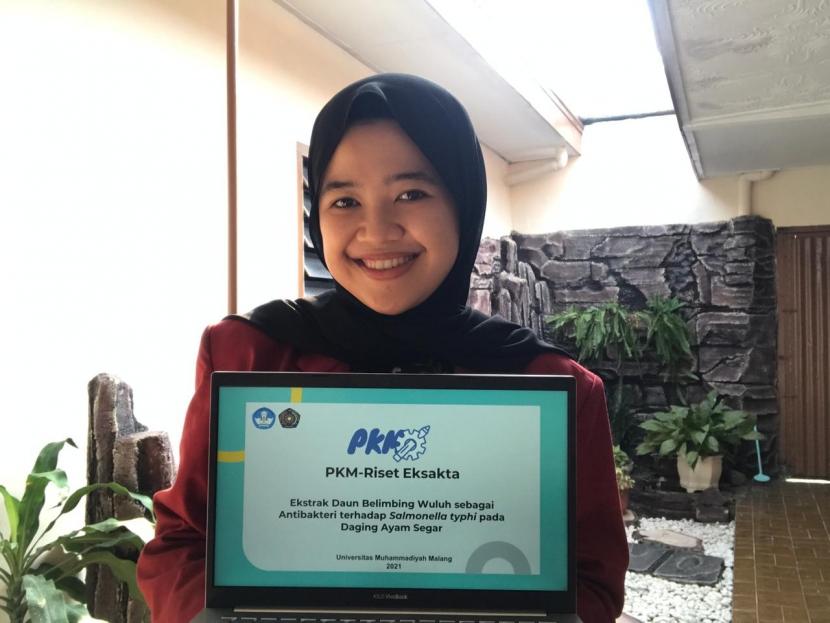 Salah satu tim Program Kreatifitas Mahasiswa-Riset (PKM-RE) dari Universitas Muhammadiyah Malang (UMM) berhasil meneliti dan menciptakan antibakterial yang untuk daging ayam. 