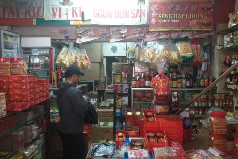 Salah satu toko kelontong di Petak Sembilan, Glodok, Jakarta Barat.
