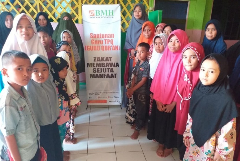 Salah satu TPQ di Ambon, Maluku, yang menerima bantuan paket pendidikan dari Laznas BMH. 