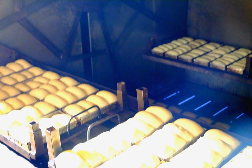 Salah satu usaha roti di Dumai. PT Perusahaan Gas Negara (PGN) mencatat realisasi serapan harga gas khusus baru 61 persen. 